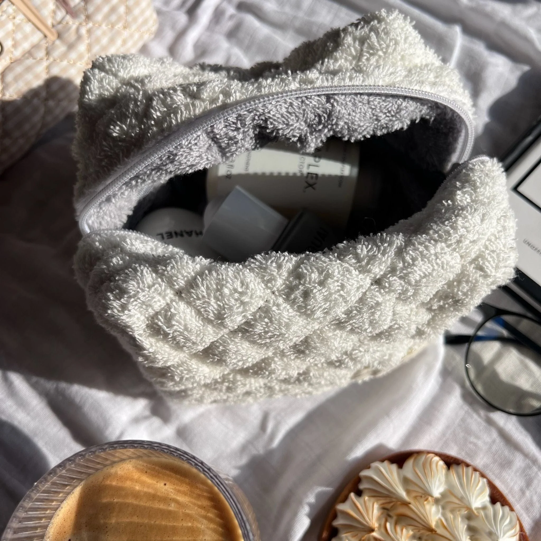 Snow Mini Makeup Bag - Image 4